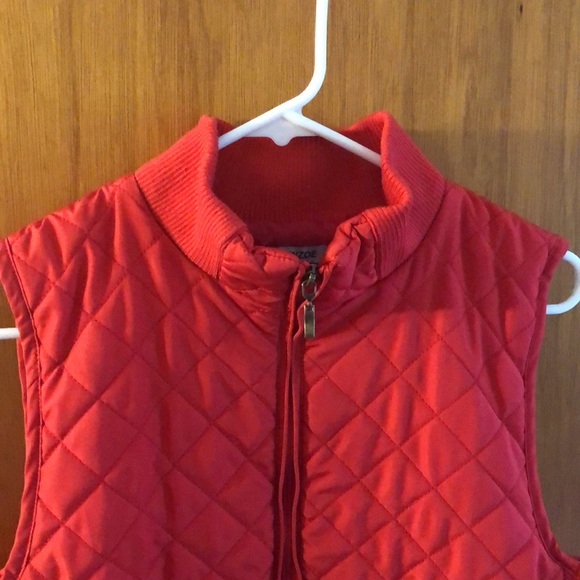 Bright Red Bienzoe Women Zip Quilted Sleeveless Light weight Vest Stretch Rib - Picture 2 of 8